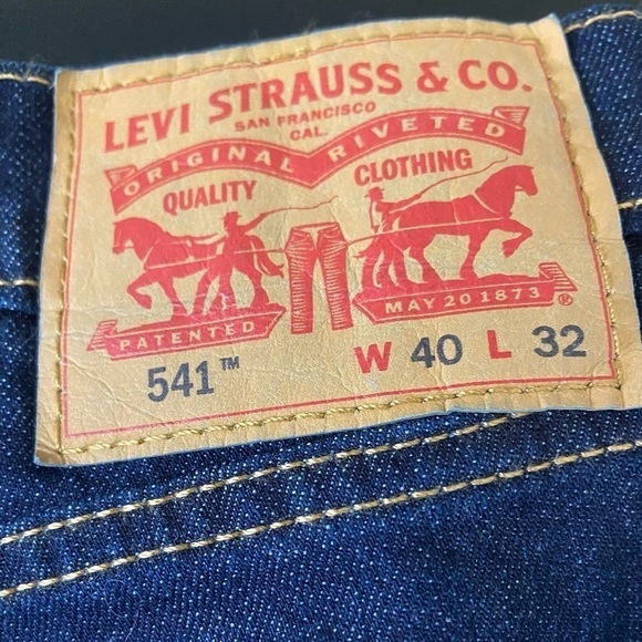 Men! NWT Levi's 541 Athletic Taper Jeans Dark Wash size 40x32 - Picture 6 of 9